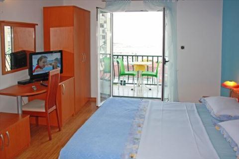 Villa Rosa Makarska Rom bilde